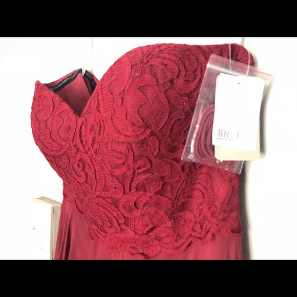 Formal Winter Gown! Size 6 NEVER WORN OR ALTERED - Picture 5 of 8